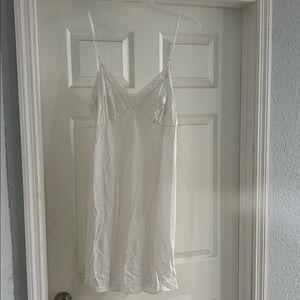 Vintage Vanity Fair white lace slip (HTF)
